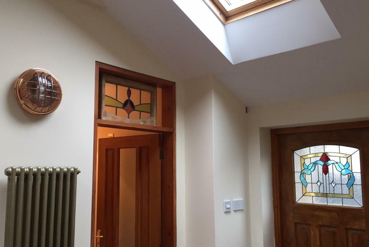 Lovely Three Bedroomed House, Parking 2 Cars لندن المظهر الخارجي الصورة